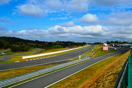 Photo de la ligne droite du circuit de Pau-Arnos